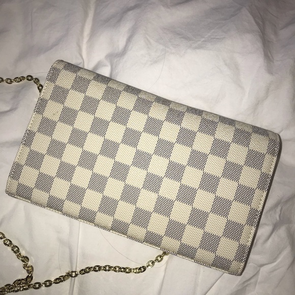LV chain crossbody - Picture 4 of 4